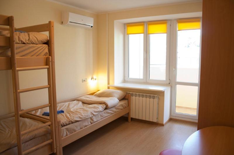 Petrani Hostel Kiev Exteriör bild